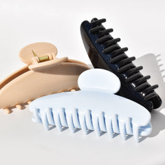 Medium Half Moon Claw Clip Black